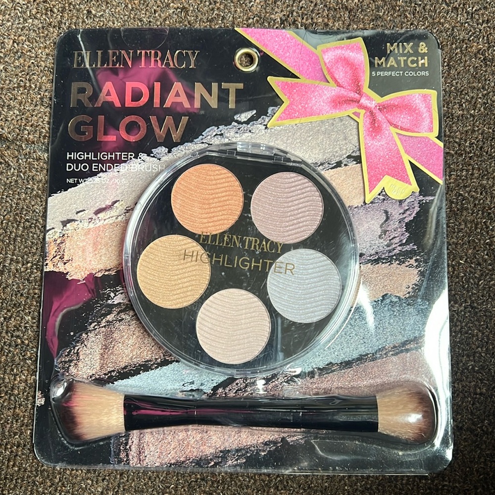 ELLEN TRACY Radiant Glow Highlighter & Duo Ended Brush
